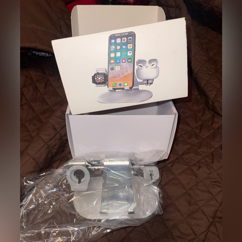 *BRAND NEW* 3 in 1 Aluminum Charging Station - Picture 6 of 12